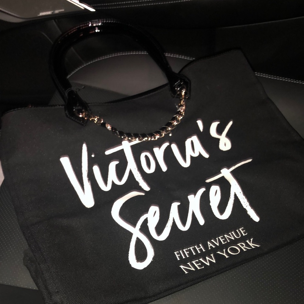 💕SOLD💕Victoria’s Secret tote bag